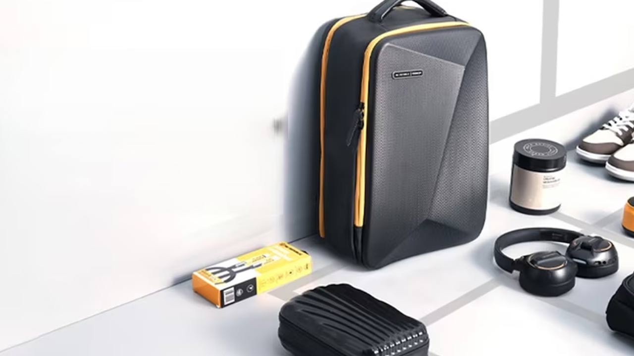 Smart Backpack: ఇన్-బిల్ట్ ఛార్జింగ్.. ఫోన్‌ను ఛార్జ్ చేసే పవర్ ఫుల్ స్మార్ట్ బ్యాగ్‌లు విడుదల.. ధర ఎంతంటే?