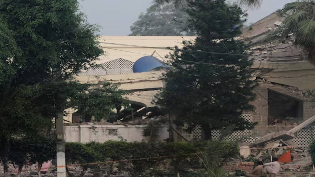 Lashkar Terror Activities: ఆపరేషన్ సింధూర్ శిథిలాలను కూల్చిన ఉగ్రవాదులు.. లష్కర్ ఎ తోయిబా ప్లాన్ ఏంటి!