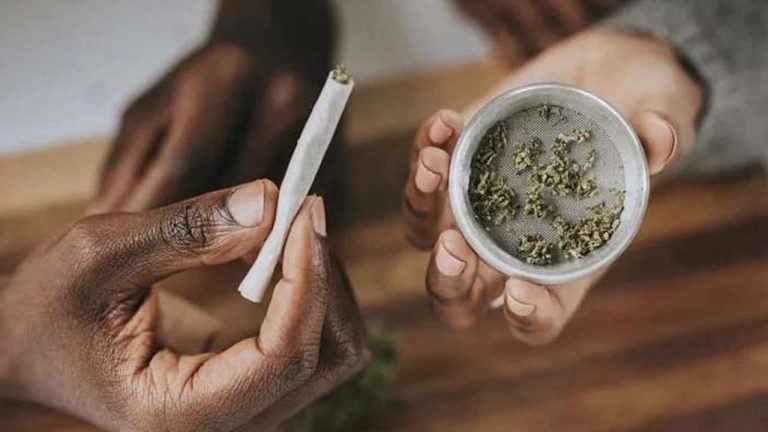 Ganja batch violence: తిరుపతిలో గంజాయి బ్యాచ్ బీభత్సం..