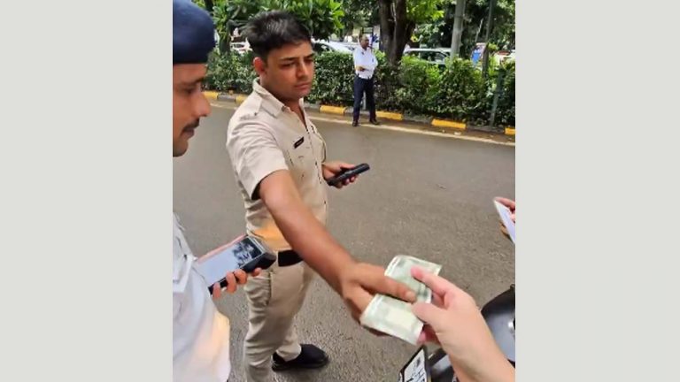 Gurgaon Traffic Police: జపాన్ టూరిస్ట్ దగ్గర లంచం తీసుకున్న ట్రాఫిక్ పోలీసులు.. తిక్కకుదిర్చిన ఉన్నతాధికారులు