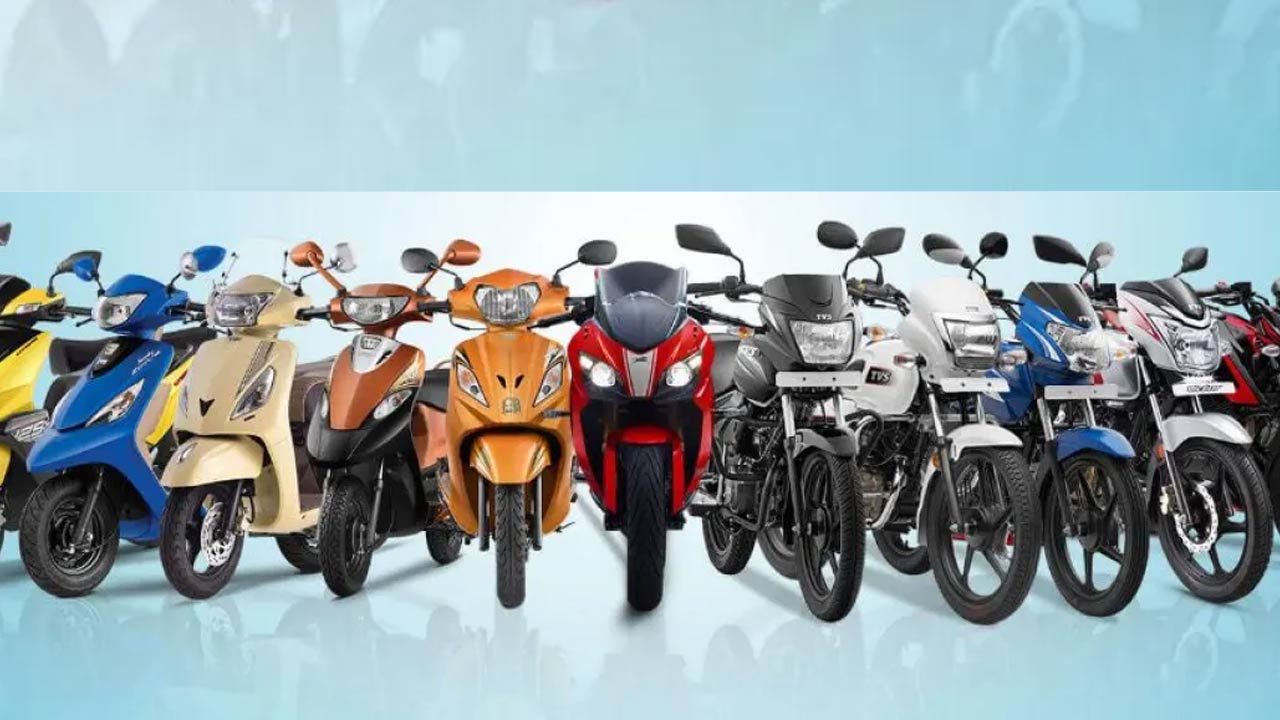 TVS Price Cut: పండగ వేళ టీవీఎస్ గుడ్ న్యూస్.. స్కూటర్లు, బైక్ ల ధరలు వేలల్లో తగ్గింపు