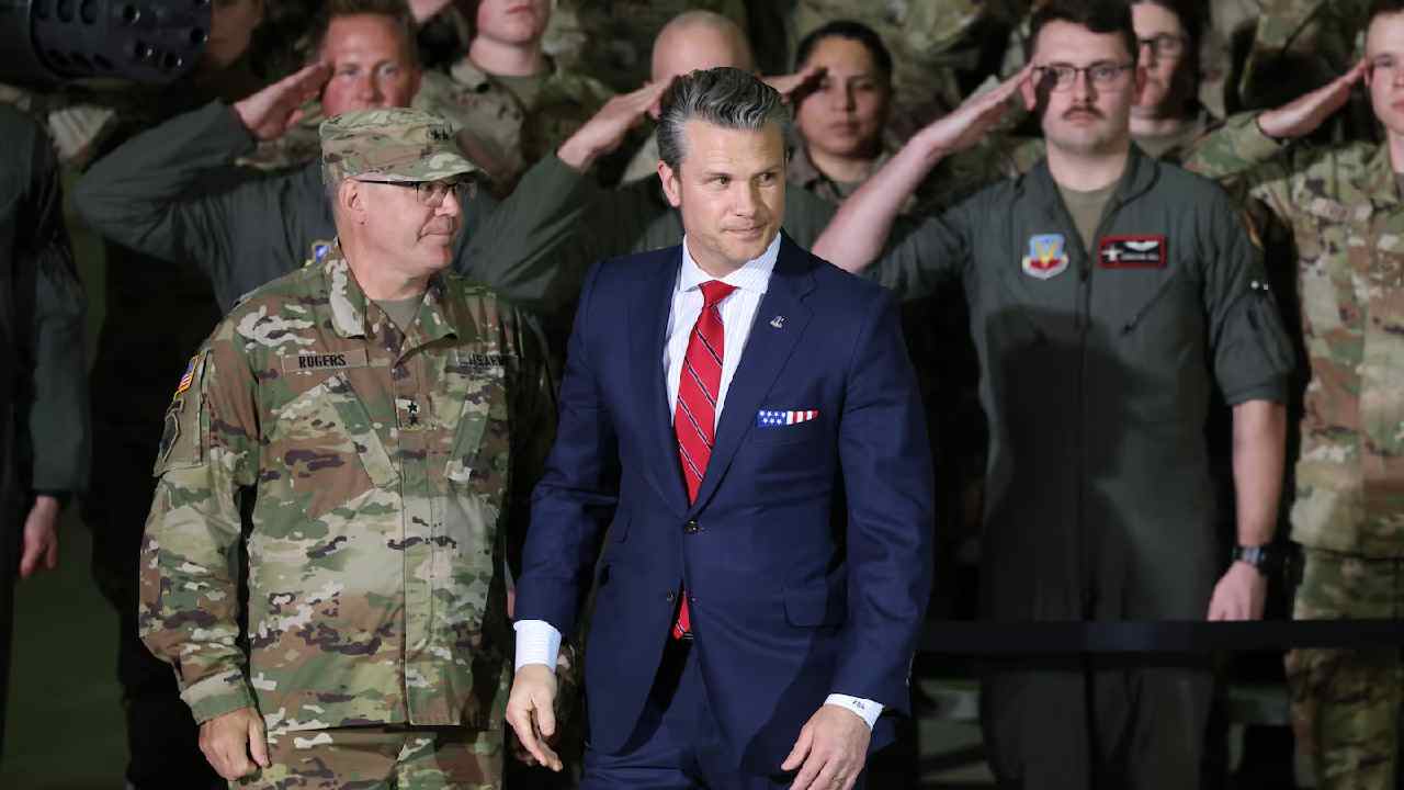 USA: అమెరికా యుద్ధానికి ప్లాన్ చేస్తోందా..? 800 మంది సైనిక అధికారులతో సీక్రెట్ మీటింగ్..