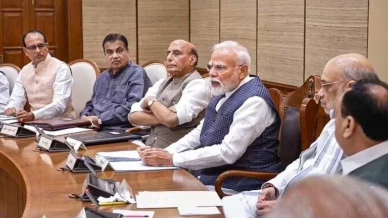 8th CPC Approval: కేంద్ర ప్రభుత్వ ఉద్యోగులకు గుడ్ న్యూస్.. 8వ వేతన సంఘానికి కేబినెట్ ఆమోదం