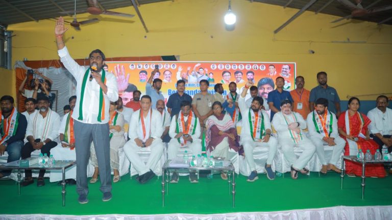 Jubilee Hills Bypoll: జూబ్లీహిల్స్ ఎన్నికలు.. బీఆర్ఎస్ నుంచి కాంగ్రెస్‌లోకి భారీ చేరికలు!