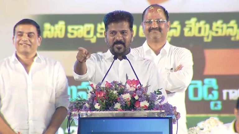 CM Revanth Reddy : పెంచే సినిమా టికెట్ రేట్లలో కార్మికులకు 20 శాతం.. లేకుంటే జీఓ ఇవ్వం