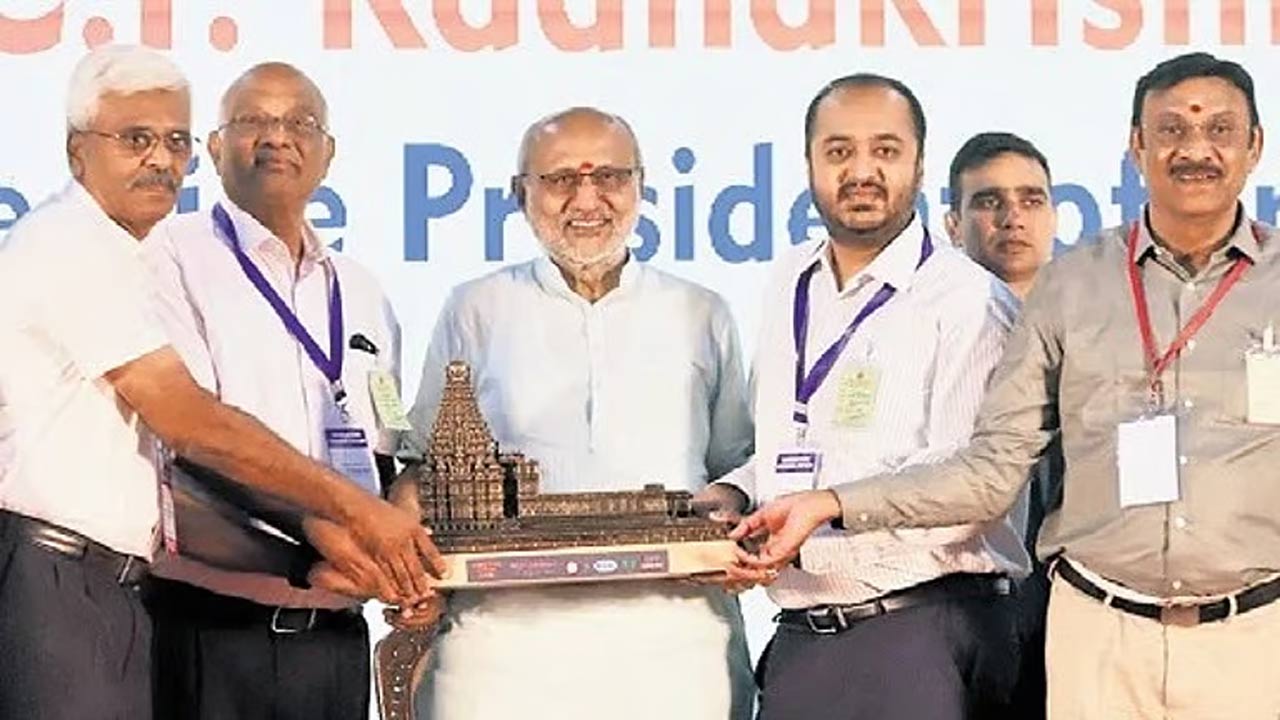 CP. Radhakrishnan: ఉపరాష్ట్రపతి పర్యటనలో భద్రతా లోపం.. స్టాలిన్‌ ప్రభుత్వంపై బీజేపీ ఆగ్రహం