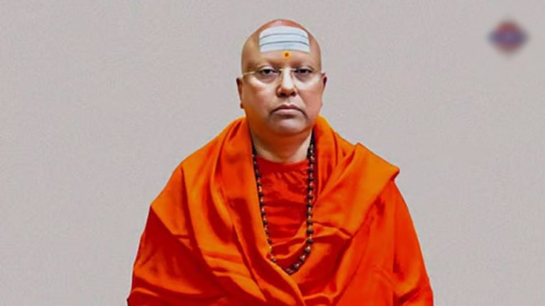 Delhi Baba Horror: అమ్మాయి నచ్చితే ప్రత్యేక గది.. ఖరీదైన సెల్‌ఫోన్లు.. వెలుగులోకి ఢిల్లీ బాబా దురాగతాలు