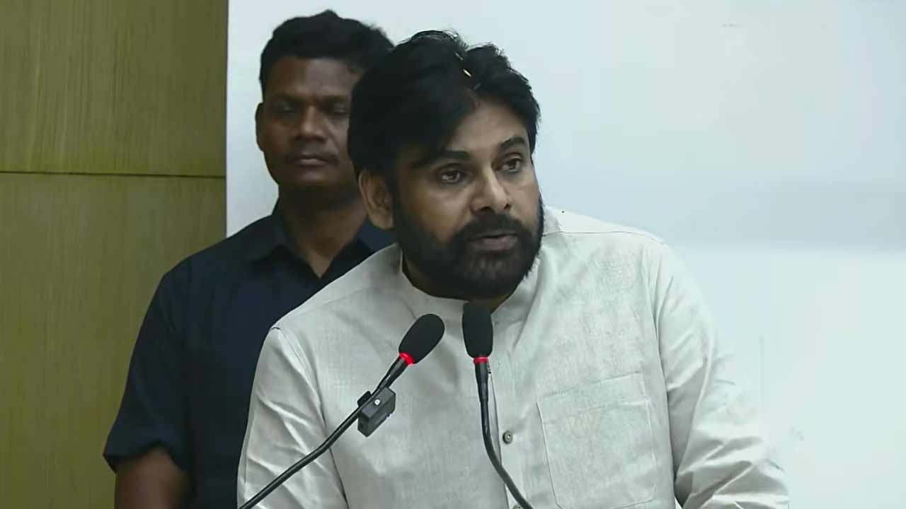 Deputy CM Pawan Kalyan: మన ప్రథమ బాధ్యత అడవులను కాపాడటం.. పవన్‌ కల్యాణ్‌ పిలుపు..