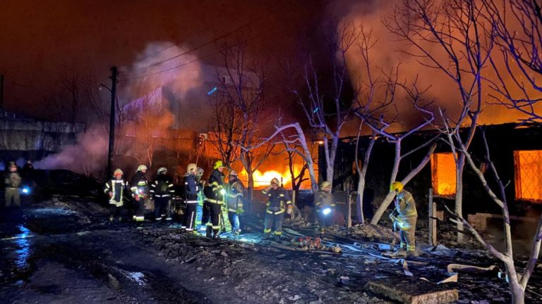 Drones Attack: కీవ్‌పై రష్యా డ్రోన్ల దాడి.. ముగ్గురు మృతి, 29 మందికి గాయాలు..!