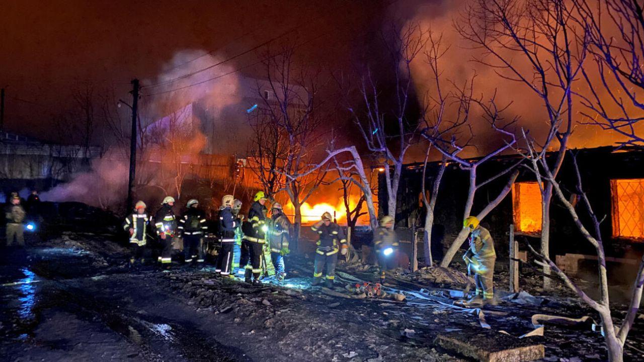 Drones Attack: కీవ్‌పై రష్యా డ్రోన్ల దాడి.. ముగ్గురు మృతి, 29 మందికి గాయాలు..!