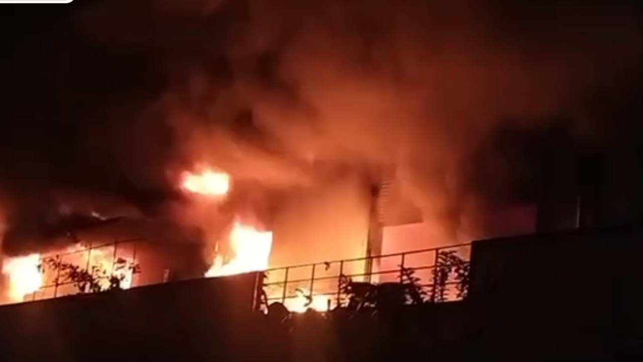 Fire Break : దూలపల్లి పారిశ్రామికవాడలో భారీ అగ్నిప్రమాదం