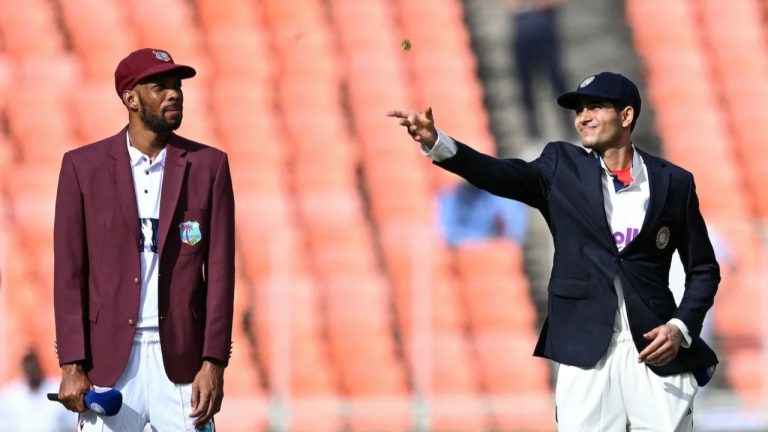 IND vs WI: ముగ్గురు స్పిన్నర్లతో బరిలోకి భారత్.. టాస్ గెలిచి బ్యాటింగ్ ఎంచుకున్న వెస్టిండీస్!