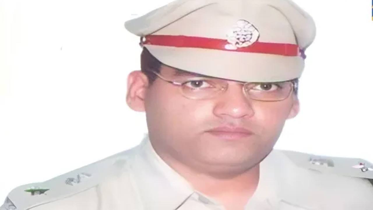 Puran Kumar: ఐపీఎస్ పూరన్‌ కుమార్‌ ఆత్మహత్య కేసులో ఎస్పీపై వేటు