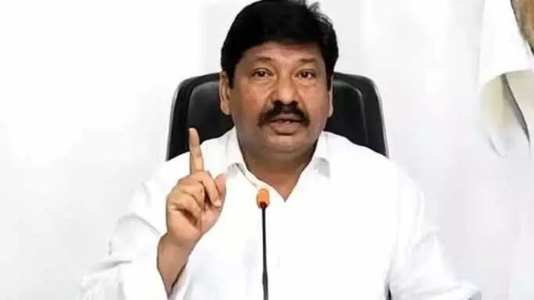 Jogi Ramesh: దమ్ముంటే.. నన్ను ఎదురుగా ధైర్యంగా ఎదుర్కొండి.. మాజీ మంత్రి హాట్ కామెంట్స్..!