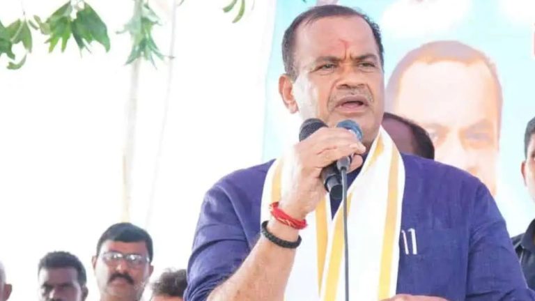 Komatireddy Venkat Reddy : ఫాం హౌస్ నుండే వస్తలేడు.. అధికారంలోకి ఎలా వస్తాడు