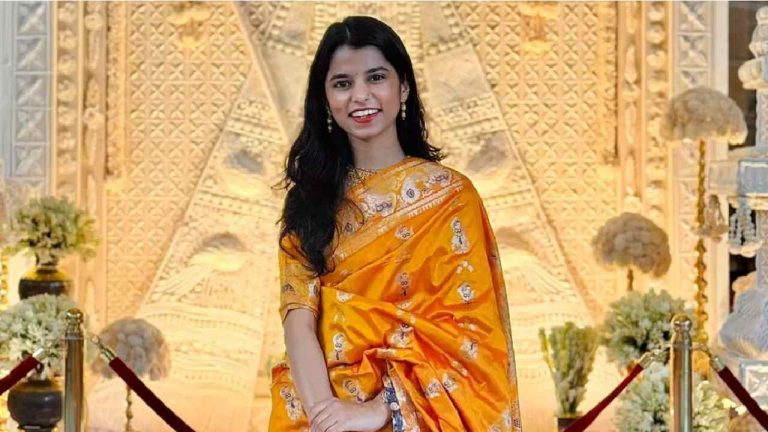 Maithili Thakur: బీజేపీలోకి మైథిలి ఠాకూర్, బీహార్ ఎన్నికల్లో పోటీ.. ఈమెకు ఇంత క్రేజ్ ఎలా.?