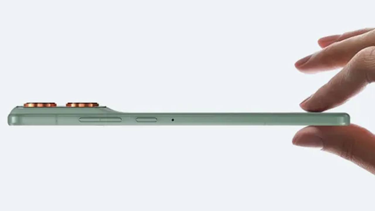 Moto X70 Air: ఆపిల్ ఎయిర్ లాంటి స్లిమ్ స్మార్ట్‌ఫోన్ మోటో X70 ఎయిర్ విడుదల.. కేక పుట్టించే ఫీచర్స్