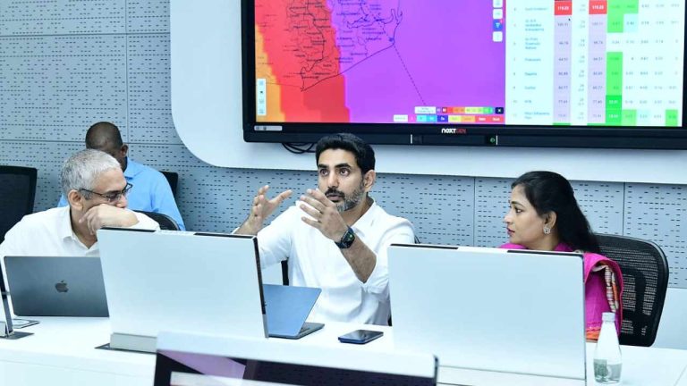 Cyclone Montha: మొంథా తుఫాన్‌.. క్షేత్రస్థాయి పరిస్థితులపై మంత్రి లోకేష్ ఆరా..