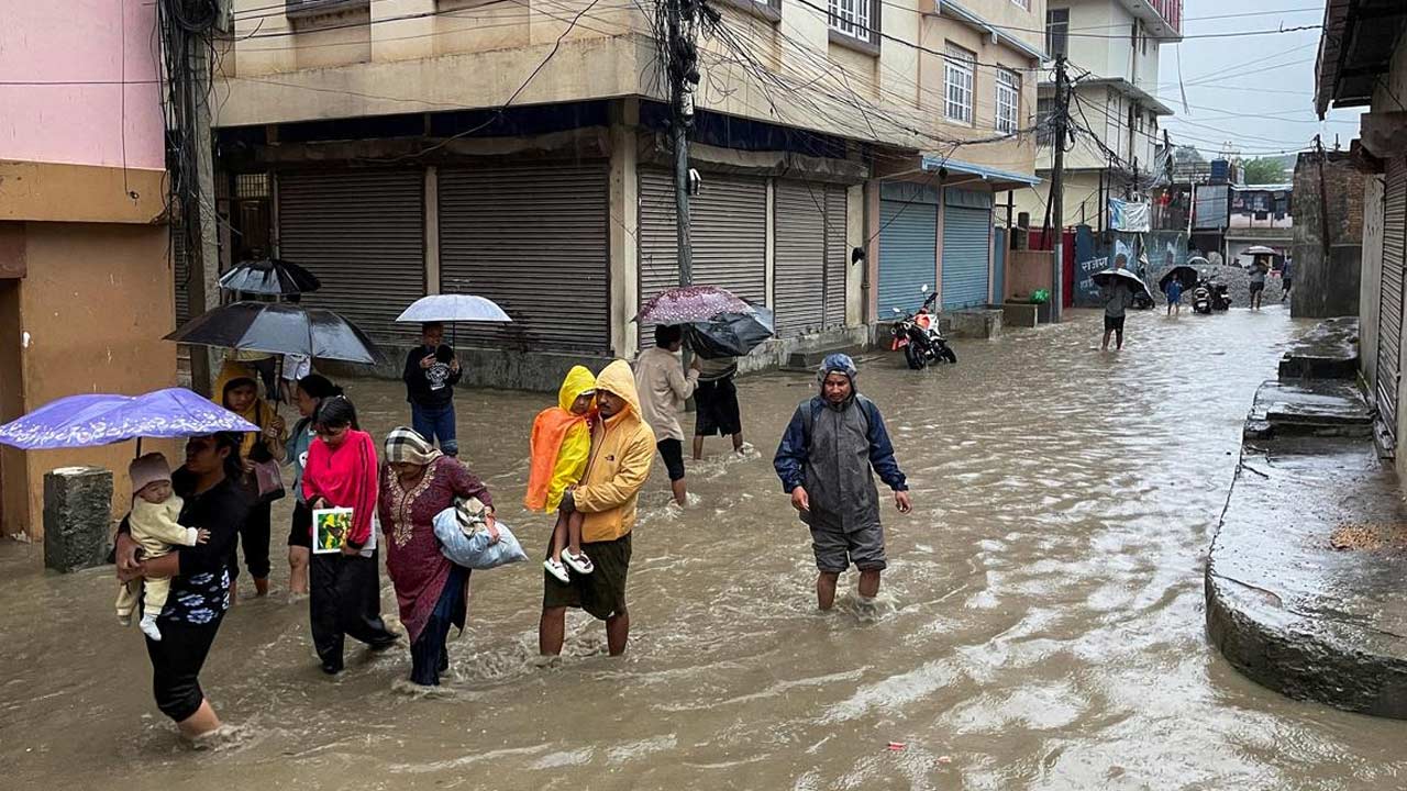 Nepal Floods 2025: నేపాల్‌లో వరదల విధ్వంసం.. 42 మంది మృతి