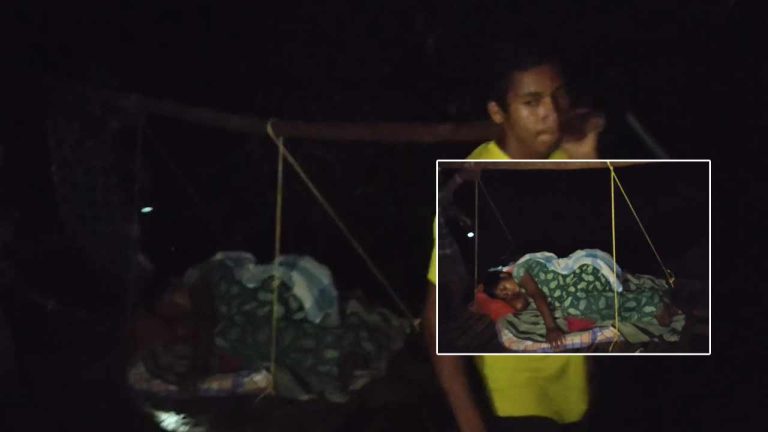 Pregnant Woman in Doli: ఏజెన్సీలో తప్పని కష్టాలు.. అర్ధరాత్రి 3 కిలో మీటర్లు పురిటి నొప్పులతో డోలీలో గర్భిణి..