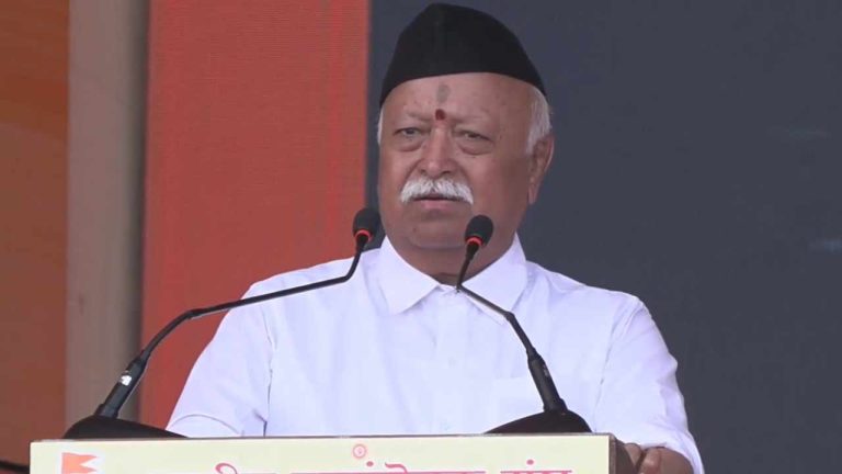 RSS Chief Mohan Bhagwat: ఆర్ఎస్ఎస్ వందేళ్ల వేడుకల్లో మోహన్‌ భగవత్‌ కీలక వ్యాఖ్యలు.. ప్రభుత్వాలకు అది ఓ హెచ్చరిక..!