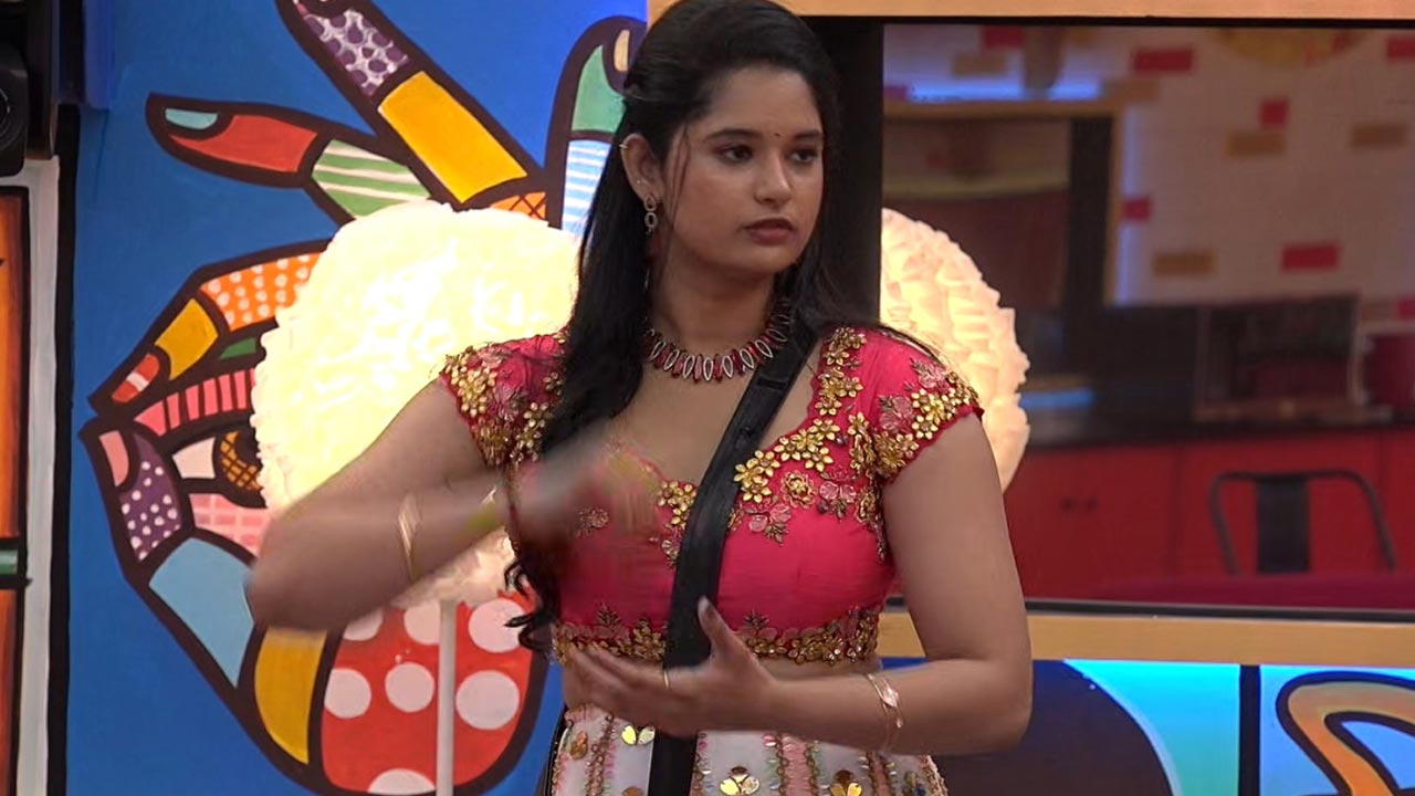 Bigg Boss 9 : అయ్యో.. పచ్చళ్ల పాప ఎలిమినేట్..?