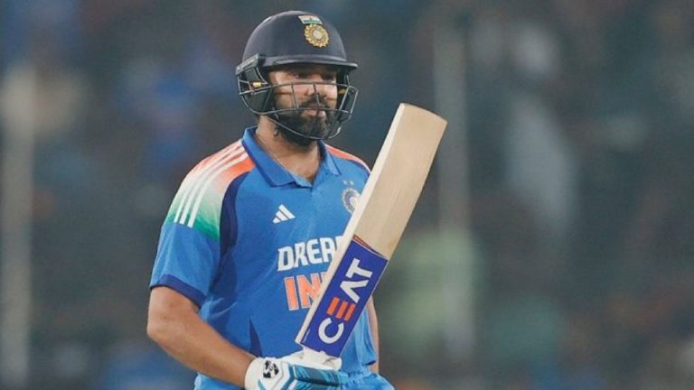 Rohit Sharma: రోహిత్ శర్మ ప్రపంచ రికార్డు.. ఏకైక బ్యాటర్‌గా హిట్‌మ్యాన్!