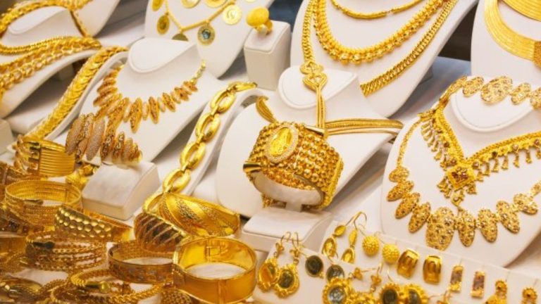 Dhanteras 2025: ధన త్రయోదశి రోజున బంగారం కొనేందుకు శుభసమయం ఇదే.. ఇక లక్ష్మీదేవి మీవెంటే!