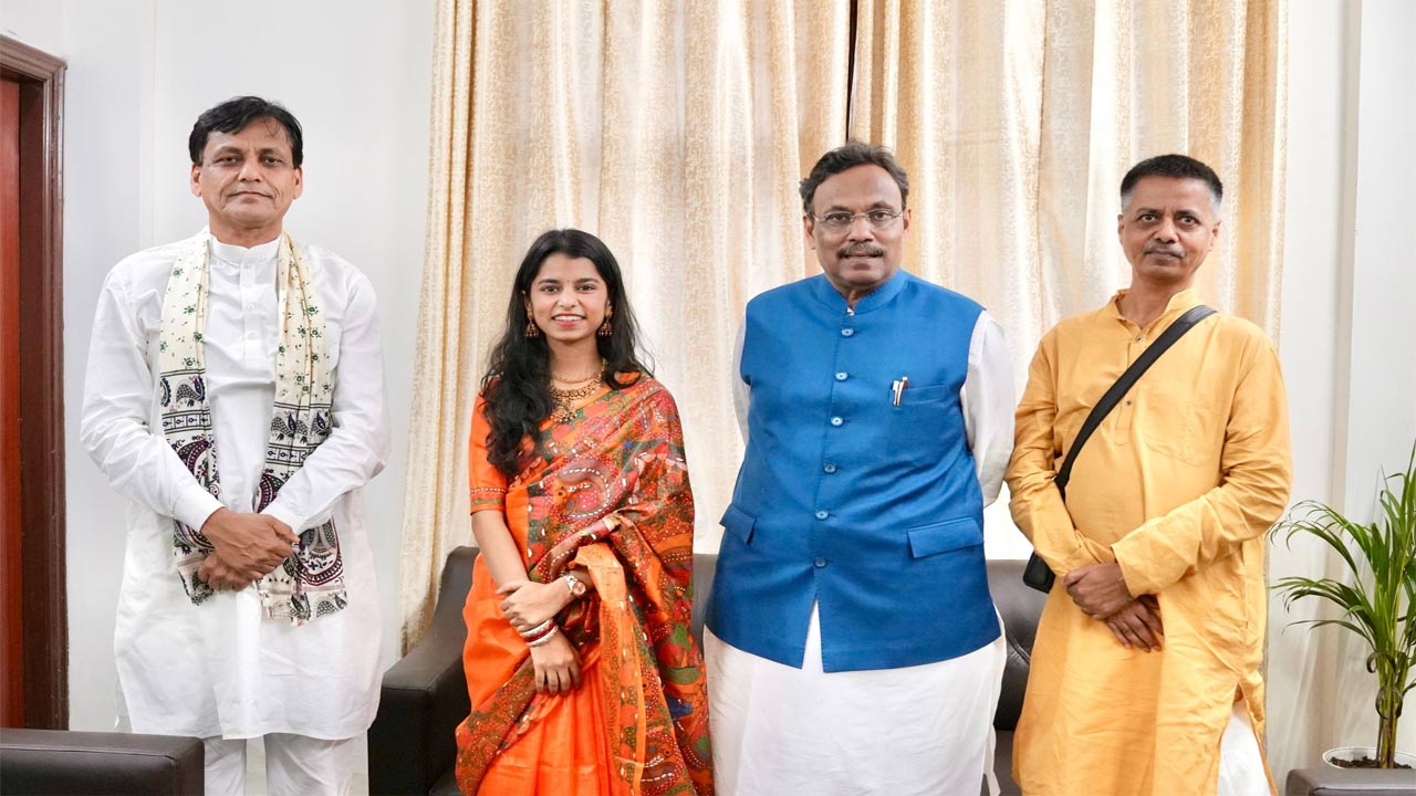 Singer Maithili Thakur1