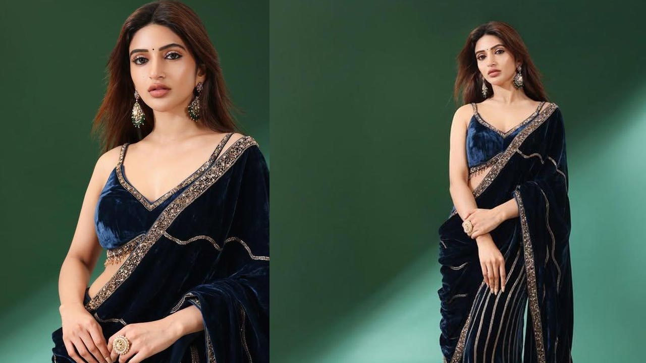 Sree Leela : పైట పక్కకు జరిపి శ్రీలీల పరువాల విందు