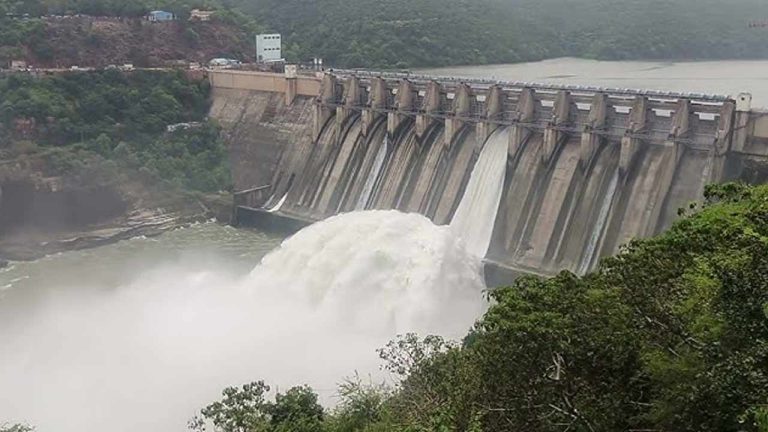 Srisailam Gates Lifted: మరోసారి తెరుచుకున్న శ్రీశైలం గేట్లు.. ఈ ఏడాది ఏడోసారి నీటి విడుదల..