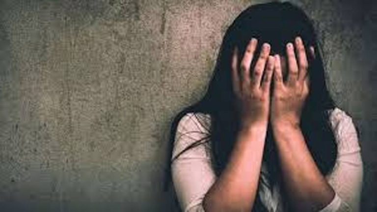 Bengaluru: ఇంజనీరింగ్ కళాశాలలో దారుణం.. విద్యార్థినిపై స్నేహితుడు అత్యాచారం