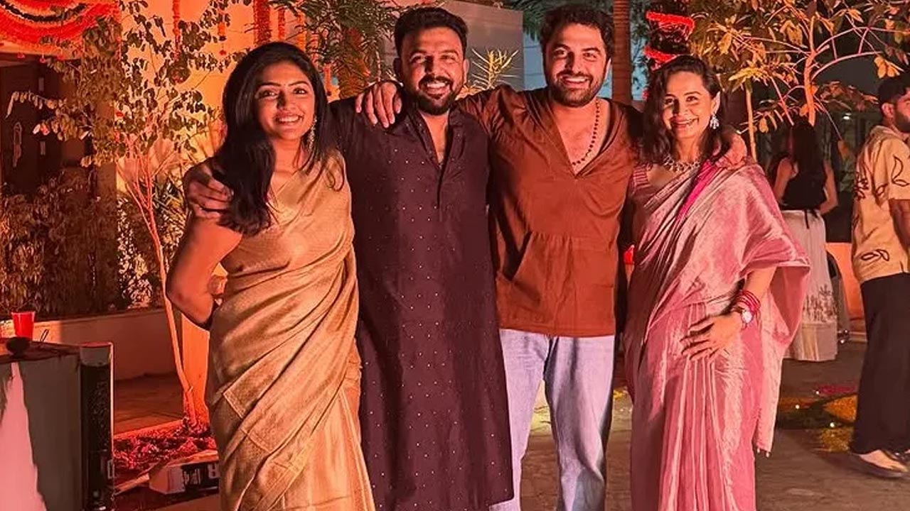 Tharun Bhaskar : రూమర్డ్ గర్ల్ ఫ్రెండ్ తో డైరెక్టర్ తరుణ్‌ భాస్కర్.. ఏదో జరుగుతోందిగా..