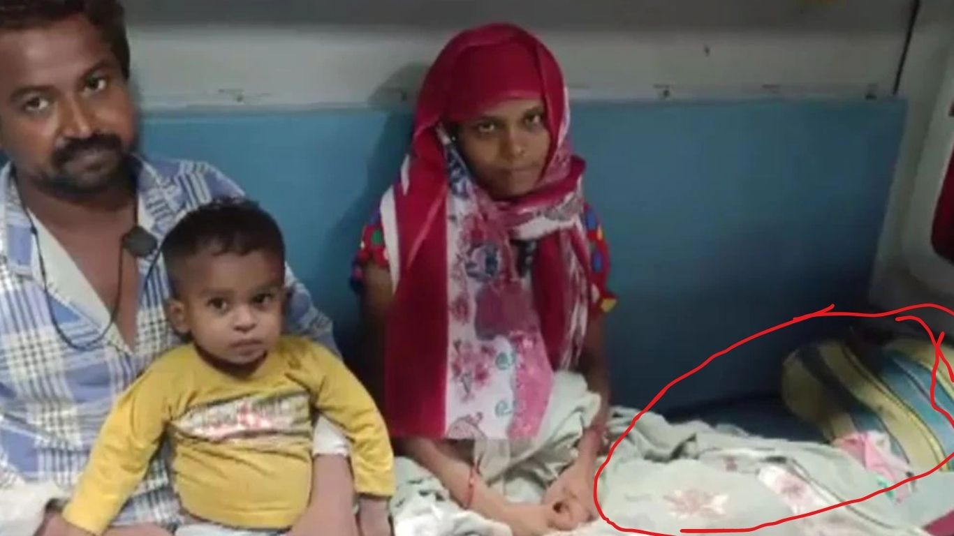 Woman Gives Birth: ట్రైన్ లోనే మహిళ ప్రసవం.. చప్పట్లతో మారుమోగిన కంపార్ట్మెంట్