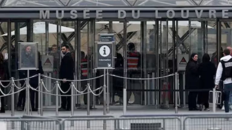 Jewel Heist: నాలుగు నిమిషాల్లోనే.. నెపోలియన్ కాలం నాటి  ఆభరణాలు చోరీ..