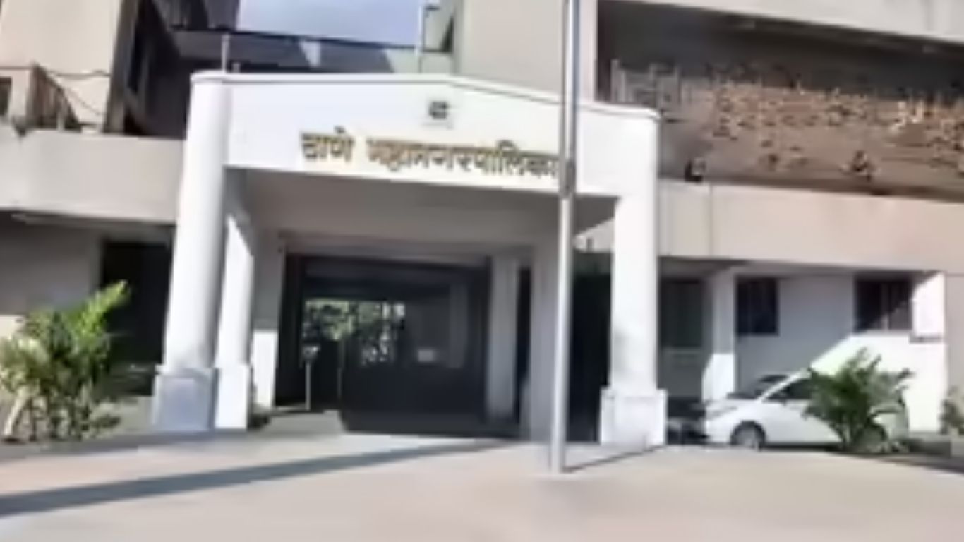 Maharastra:  25 లక్షలు లంచం తీసుకుంటూ పట్టుబడిన డిప్యూటీ కమిషనర్