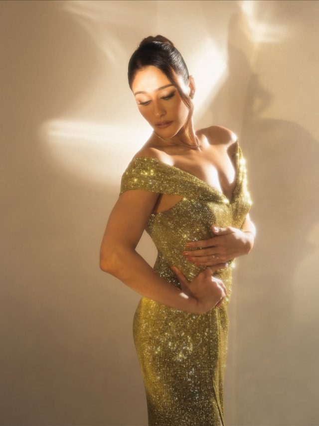 గ్రీన్ డ్రెస్‌లో అందాలు ఆరబోస్తున్న రెజినా కాసాండ్రా..