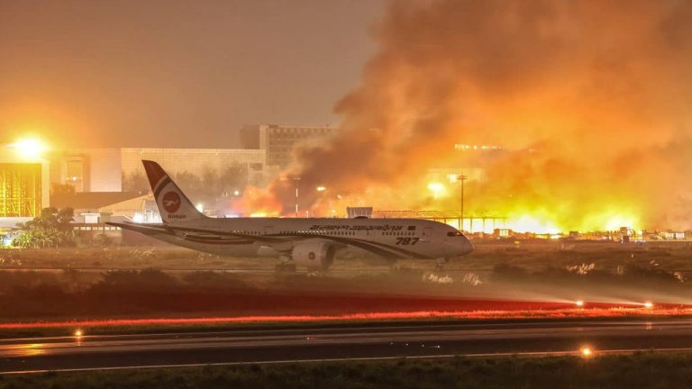 Dhaka Airport: ఢాకా విమానాశ్రయంలో భారీ అగ్నిప్రమాదం.. తగలబడ్డ కార్గో టెర్మినల్