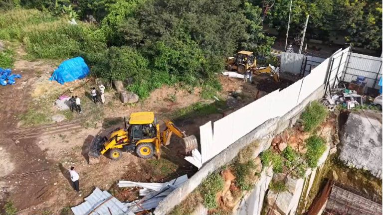 Hydra: బంజారాహిల్స్‌లో ఆక్రమణలను తొలగించిన హైడ్రా.. రూ.750 కోట్ల విలువైన ప్రభుత్వ భూమి సేఫ్..