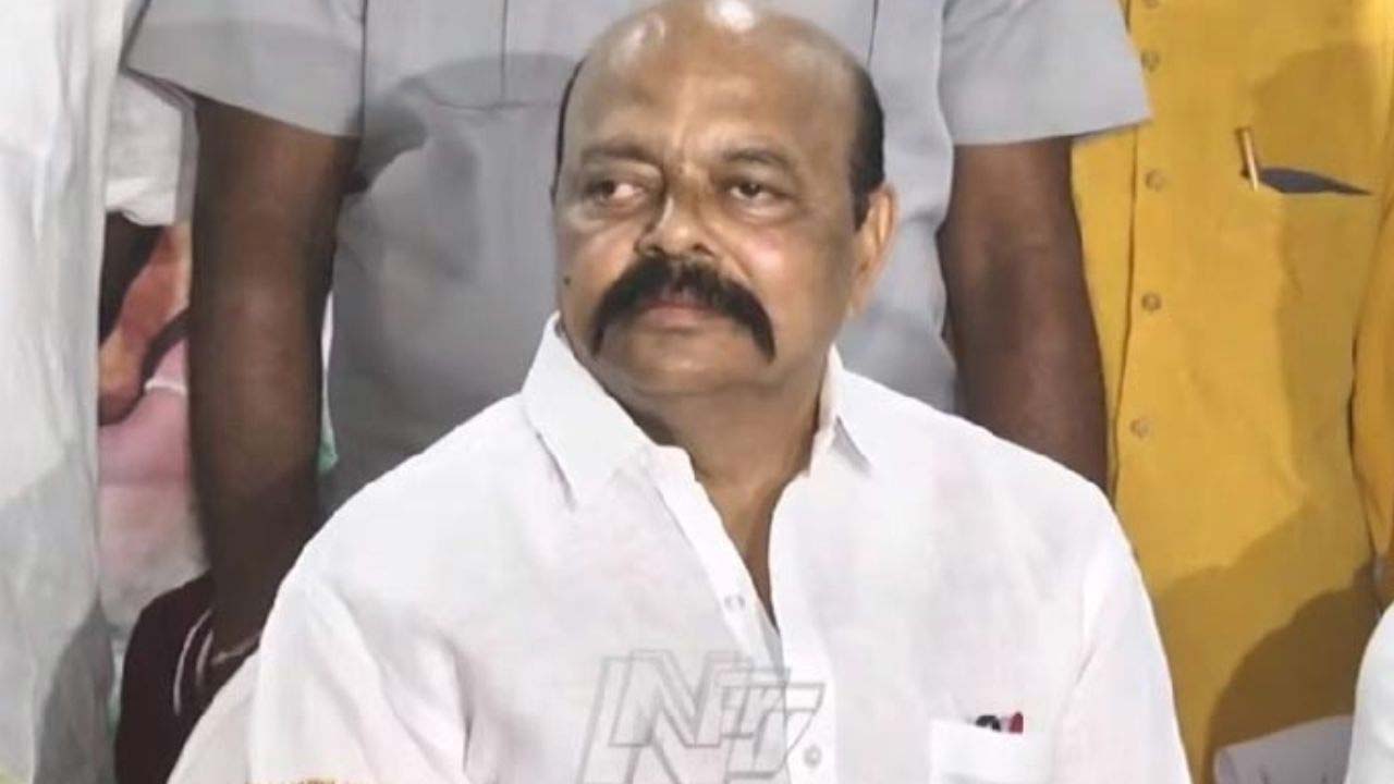 Congress: అధిష్టానానికి ఓ మంత్రిపై కొండా మురళీ ఫిర్యాదు