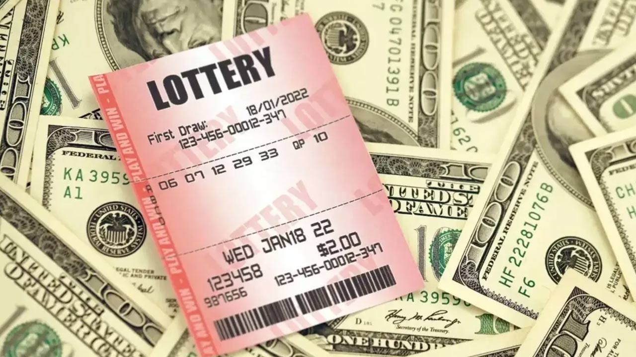 Lottery: రూ. 12 కోట్ల లాటరీని గెలుచుకున్న భర్త.. విడాకులు కోరిన భార్య.. కారణం ఏంటంటే?