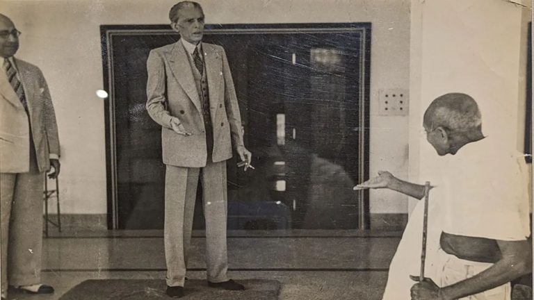 Gandhi: దేశ విభజన తర్వాత.. మహాత్మా గాంధీ పాకిస్థాన్‌లో నివసించాలనుకున్నారా..? ఆశ్చర్యపరిచే నిజం..!