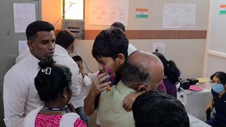 Sarojini Devi Hospital: బాణసంచా కాలుస్తూ గాయపడి.. సరోజినీ దేవి హాస్పిటల్ కి క్యూ..