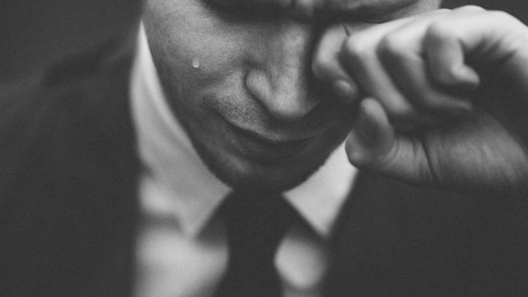 Why Humans Cry: ఏడిస్తే కన్నీళ్లు పెట్టుకునే ఏకైక జీవులు ఏవో తెలుసా! అసలు ఏడుపు ఎందుకు వస్తుంది?