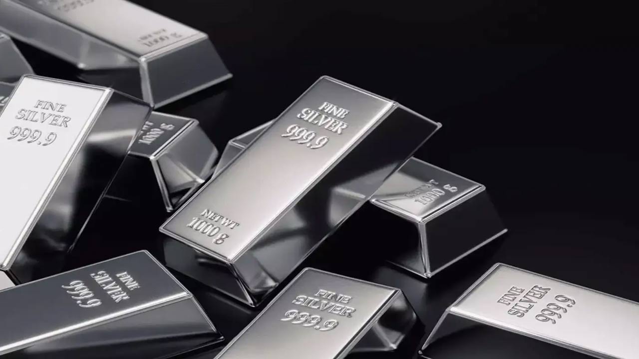 Silver: ధర పెరుగుతుందని వెండిపై ఇన్వెస్ట్ చేస్తున్నారా?.. మీ డబ్బు పోవచ్చు!