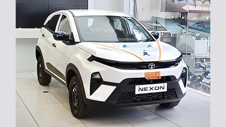 Tata: పండగ సీజన్ లో అదరగొట్టిన టాటా మోటార్స్.. ఏకంగా లక్ష కార్ల సేల్..