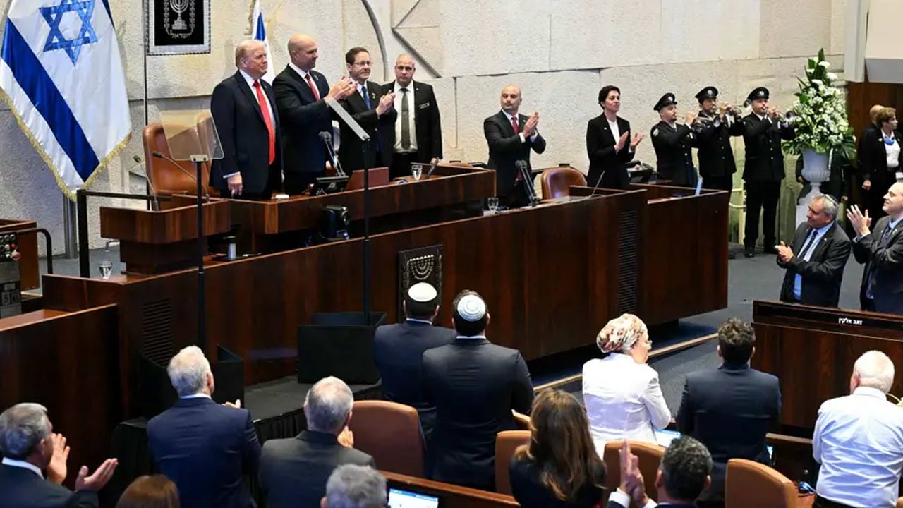 Donald Trump: ట్రంప్‌కు ఇజ్రాయెల్ పార్లమెంట్‌లో స్టాండింగ్ ఒవేషన్.. ఇజ్రాయెల్ అత్యున్నత పౌర పురస్కారంతో సత్కారం