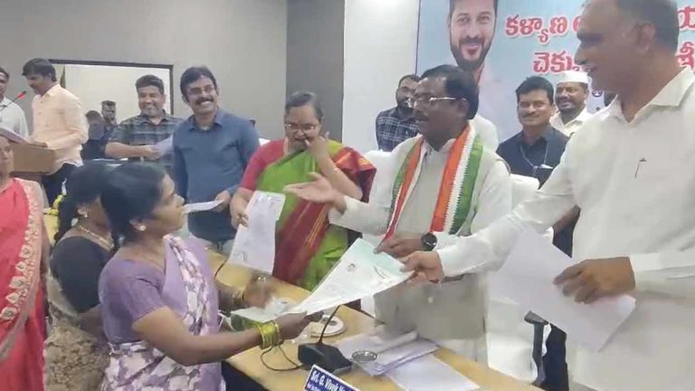 Vivek vs Harish Rao : మంత్రి వివేక్ vs హరీష్ రావు.. మాటకు మాట