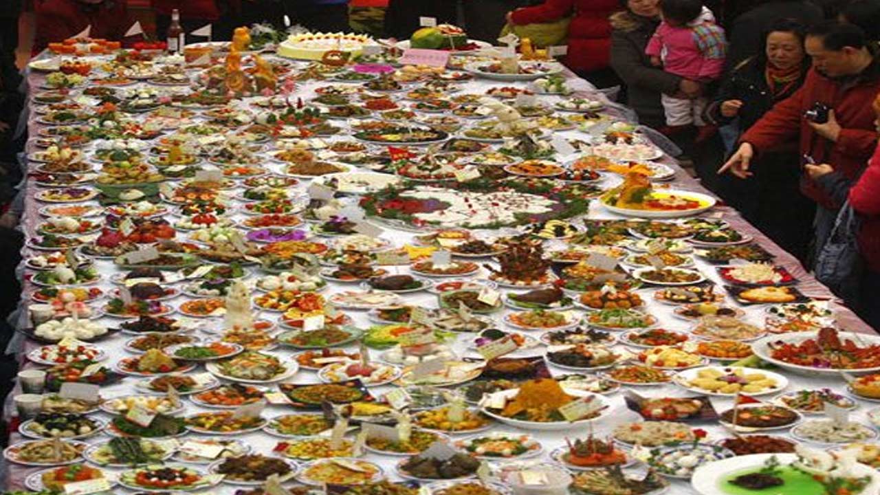 world’s Biggest Party: ఈ దునియాలోనే అతి పెద్ద విందు..  70 వేల మంది అతిథులు.. 10 రోజుల పార్టీ!