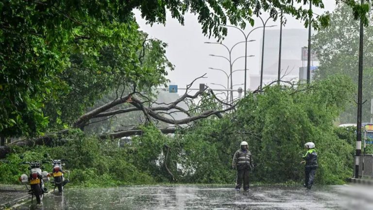 Cyclone Ditwah: శ్రీలంకపై జలఖడ్గం.. 123 మంది మృతి.. 130 మంది గల్లంతు